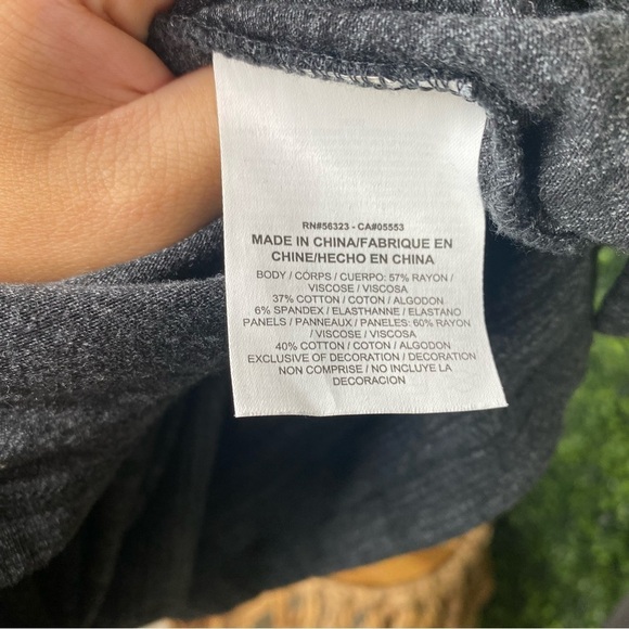 Nike work out  top EUC - Picture 7 of 13